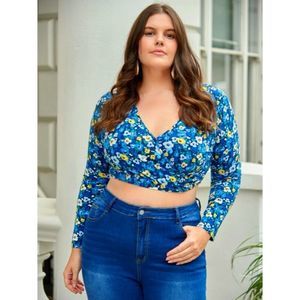 Torrid Plus Size Long Sleeve Floral Crop Top 🌼💙